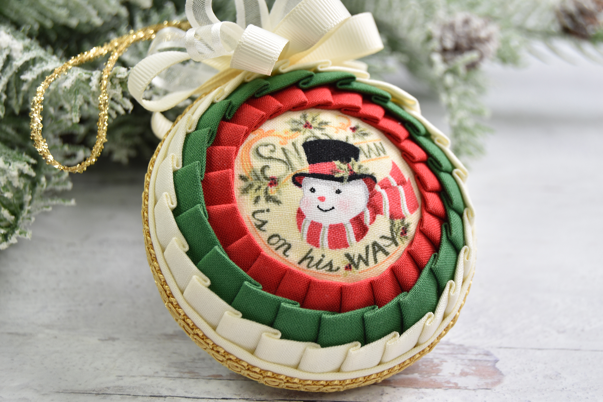 quilted-ruffle-frosty-snowman-disc-no-sew-ornament-1-club quilted-ruffle-frosty-snowman-disc-no-sew-ornament-1-club