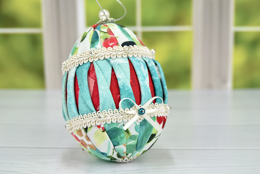 playful-twist-quilted-no-sew-easter-egg-ornament-1